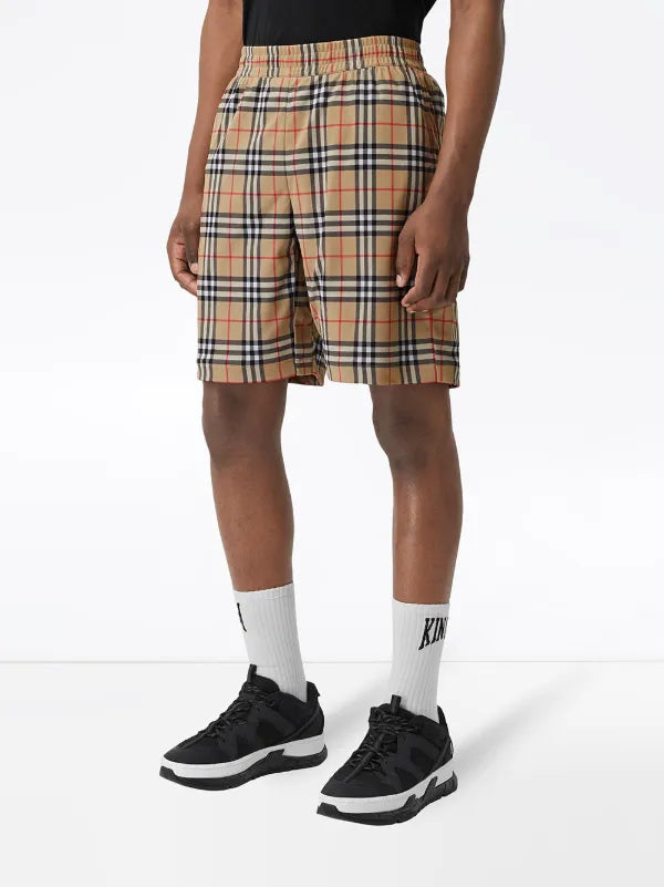 Burberry short - Featurehead